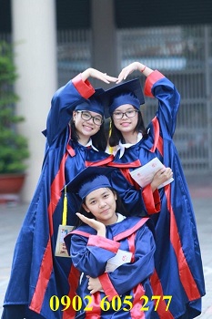 Mặc đồ tốt nghiệp dự lễ ra trường học  sinh cấp 3 ở Bắc Giang
